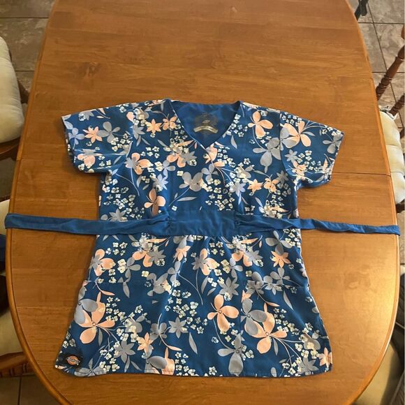 Dickie’s scrub top black label - Picture 3 of 5